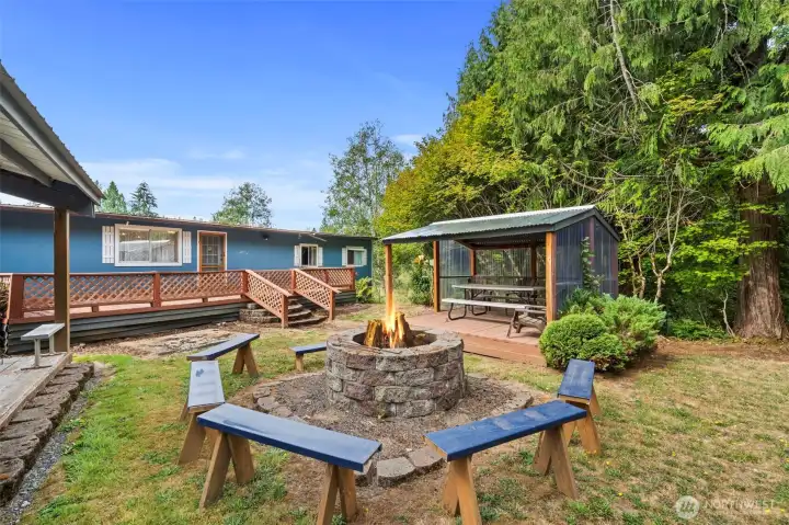FIRE PIT