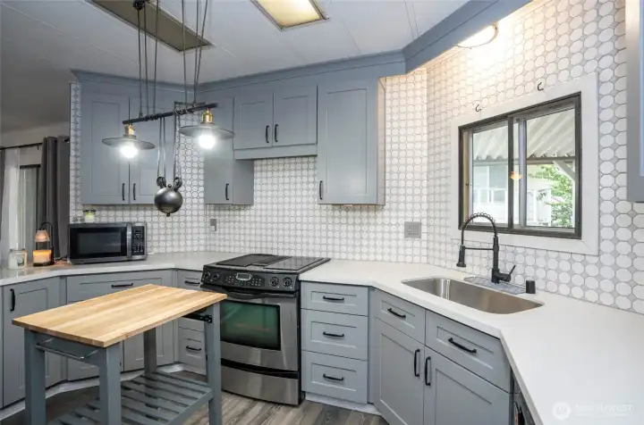 Another look at this stunningly updated kitchen.
