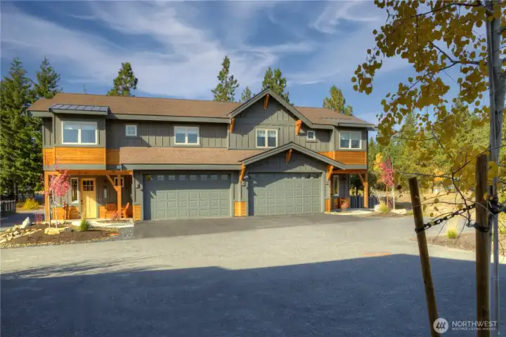 3630 and 3632 Features 2 car garages, 2 more parking spaces per unit plus guest parking. The HOA covers front and back yard maintenance and snow removal. Walk across the street to the best amenities Suncadia has to offer.