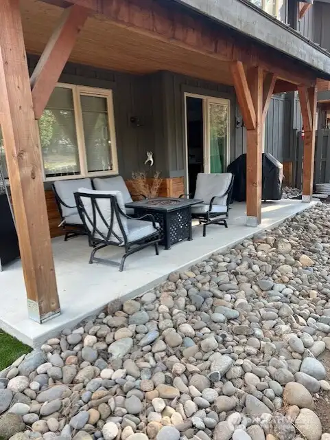 3632 yard and covered patio