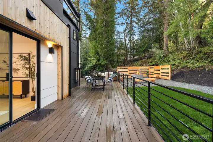 New composite deck and railing