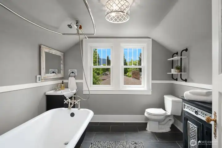 Upper full bath.
