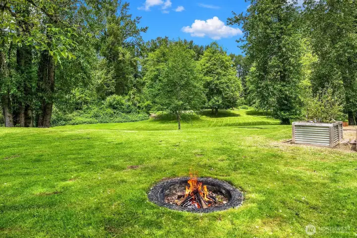 Firepit for those fun outdoor nights.