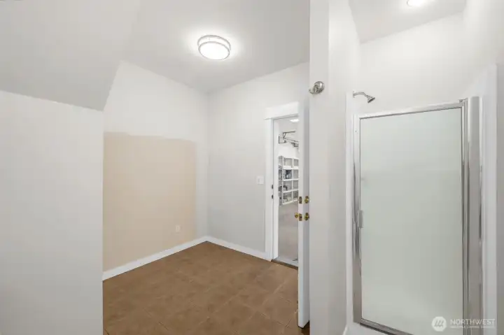 3/4 bath off the garage.