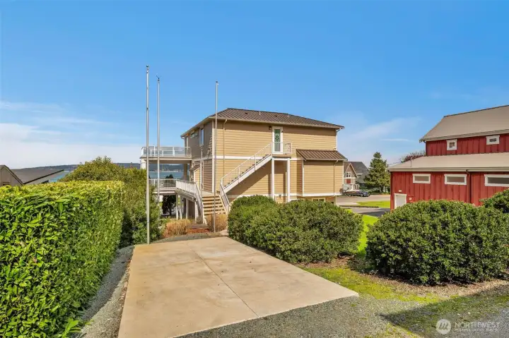 Extra parking from the ally.