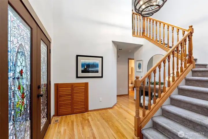 Vaulted entryway with staircase to 2nd floor Vaulted entryway with staircase to 2nd floor