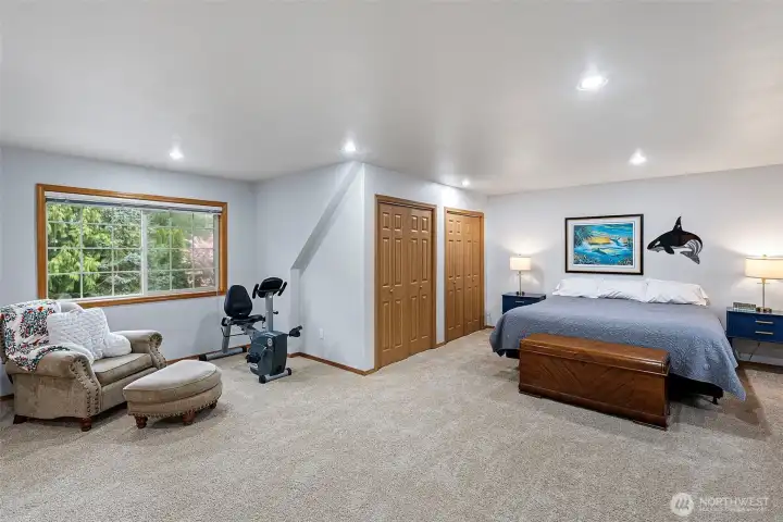 Spacious 2nd Primary Suite Spacious 2nd Primary Suite