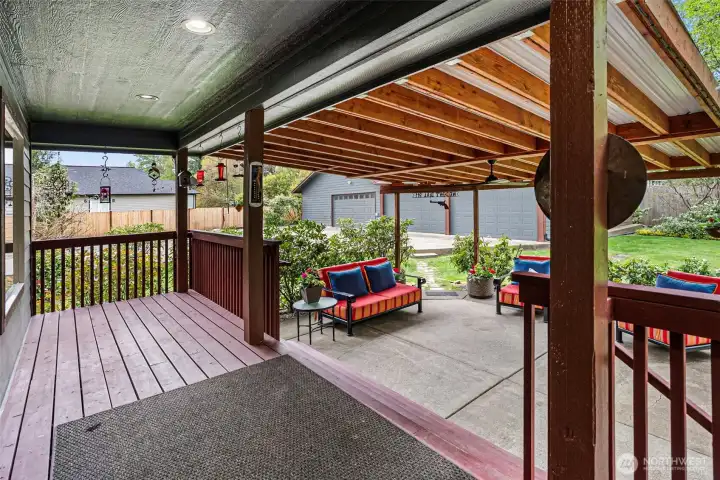 Deck off of Great room leading to patio Deck off of Great room leading to patio