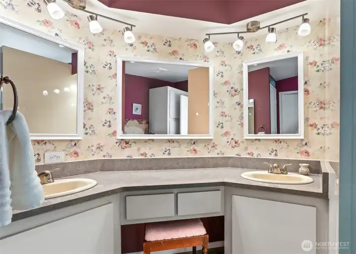 Master bedroom suite has vaulted ceilings, walk in closet and a 4 piece bathroom.