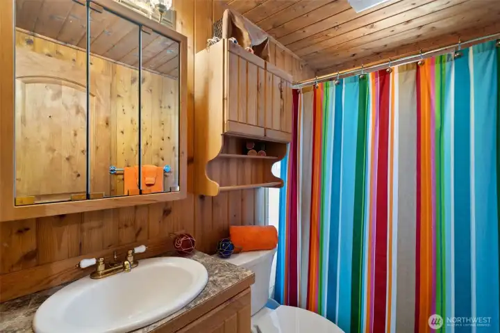 Full Bathroom.