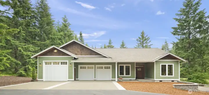 Beautiful custom-built Pacific Northwest home on 4.6 acres