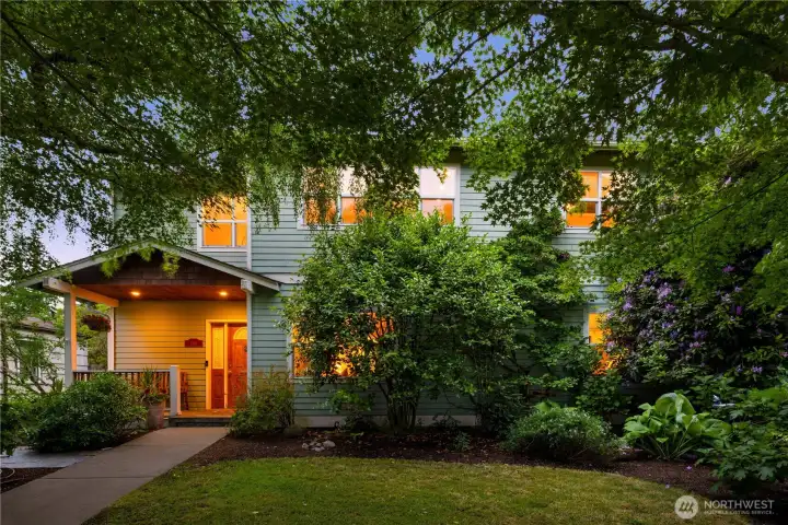 Tucked off the street surrounded by the most beautiful lush trees, offering peace and privacy. Tucked off the street surrounded by the most beautiful lush trees, offering peace and privacy.