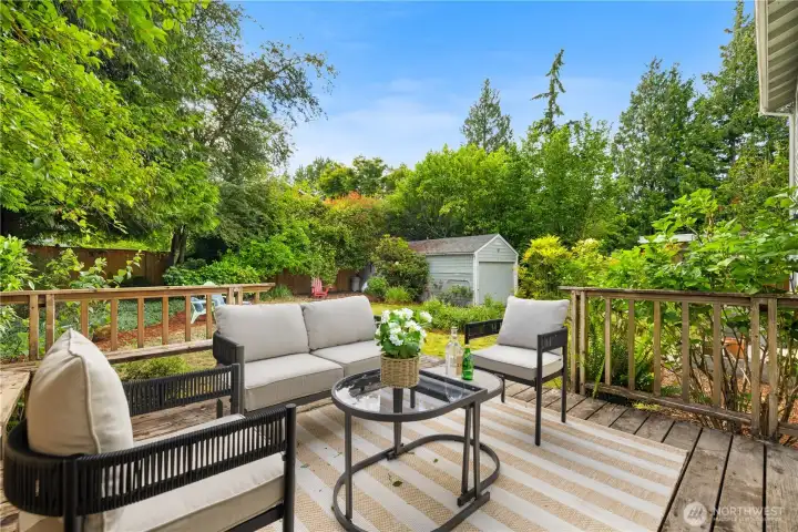 Back deck overlooking large lot. Back deck overlooking large lot.