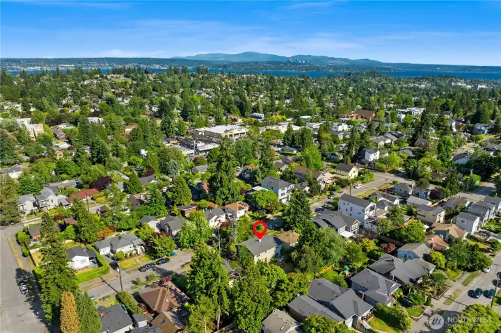 Amazing location, just minutes from coffee shops, parks, Wedgwood pool, grocery, restaurants, highly-rated schools. Amazing location, just minutes from coffee shops, parks, Wedgwood pool, grocery, restaurants, highly-rated schools.
