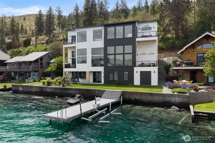 Luxury waterfront with private dock and 2 lifts