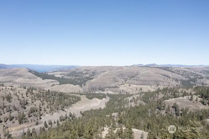 Looking North East you can see Lake Roosevelt in the back ground