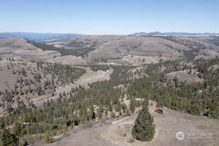 Looking North East you can see Lake Roosevelt in the back ground