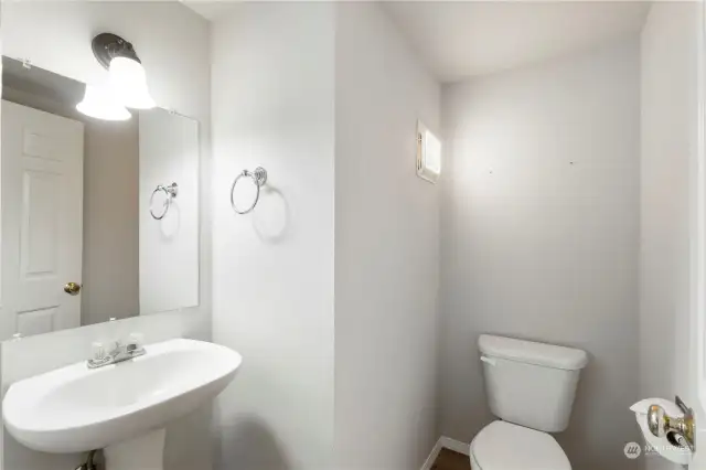 ~Downstairs 1/2 Bathroom~