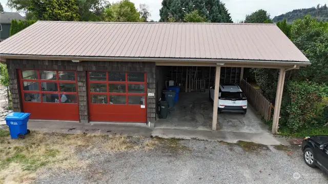 Huge two car garage and two car car port