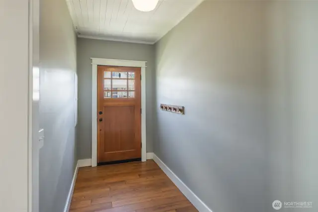 Entrance/mudroom from front door.