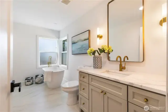 Free standing tub in master ensuite