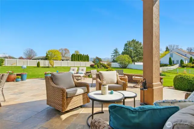 gas firepit & mountain views