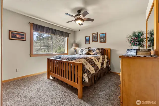 Secondary bedroom, just inside the front entrance.