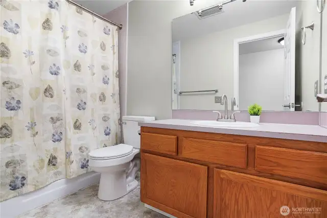 Bathroom in hallways on Upper Level 2. Full bath with tub!