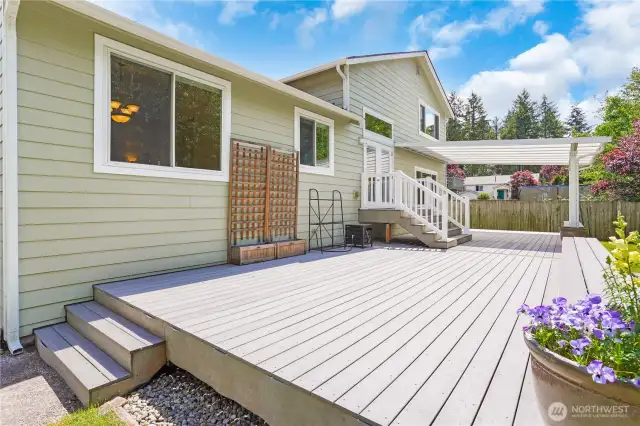 This deck is an entertainers dream and perfect for those immaculate WA summers!