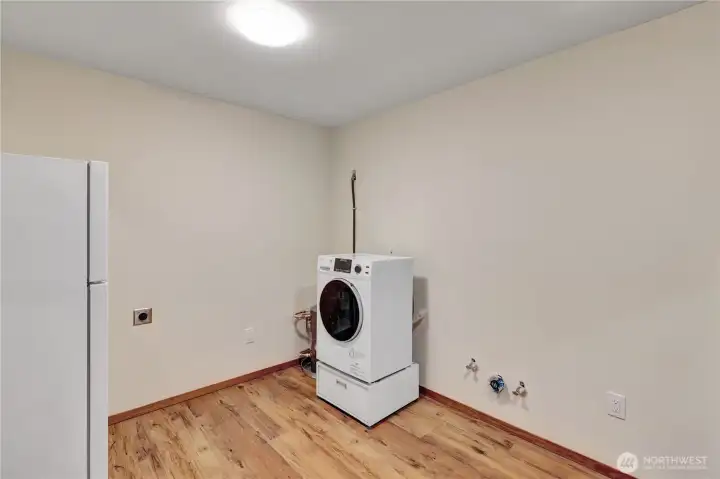 Secondary main floor ductless/washer dryer ductless