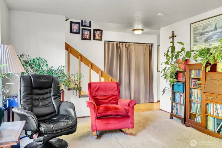 Living Room viewing to the Staircase & Laundry Closet