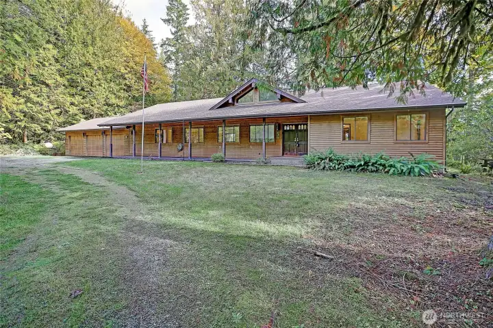 Incredible LARGE rambler with cedar siding and large rooms!