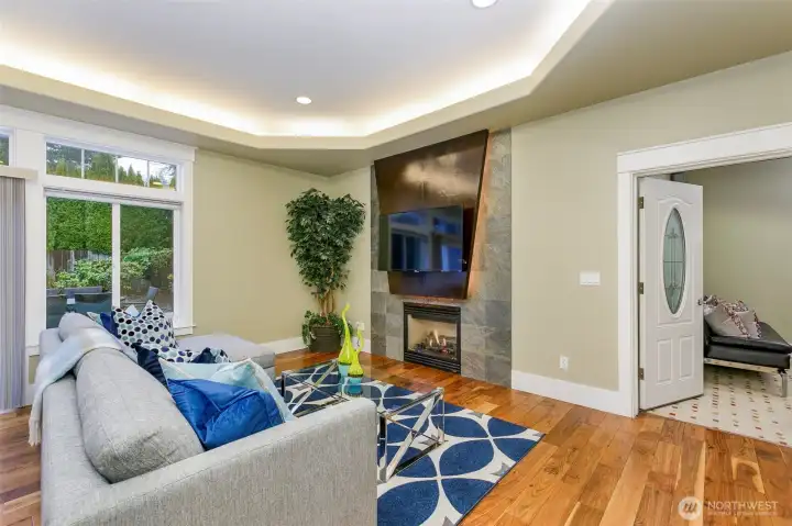 Living room look into the Entertainment room