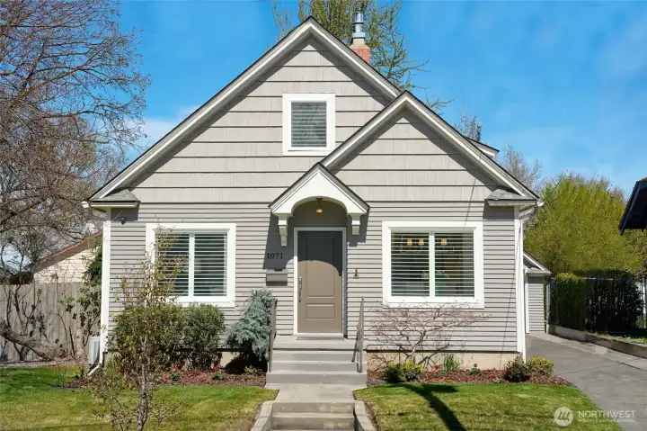 Welcome to 1071 Boyer