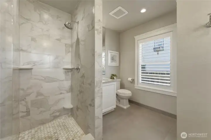 Walk-in primary shower