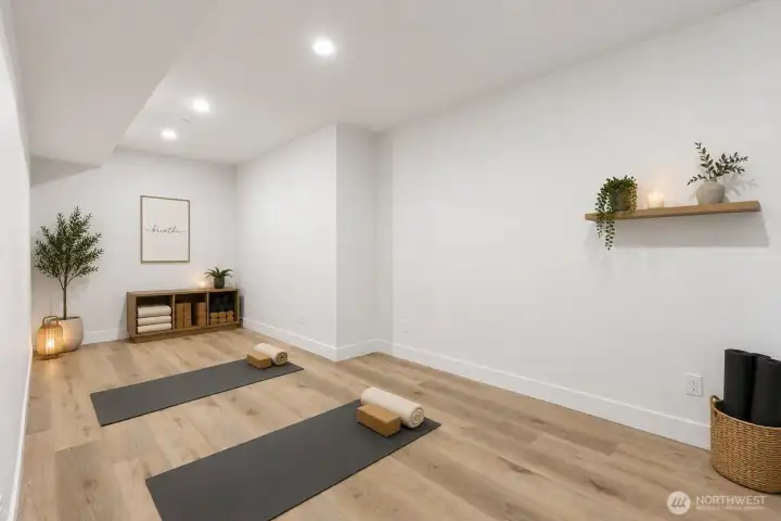 Virtually staged
