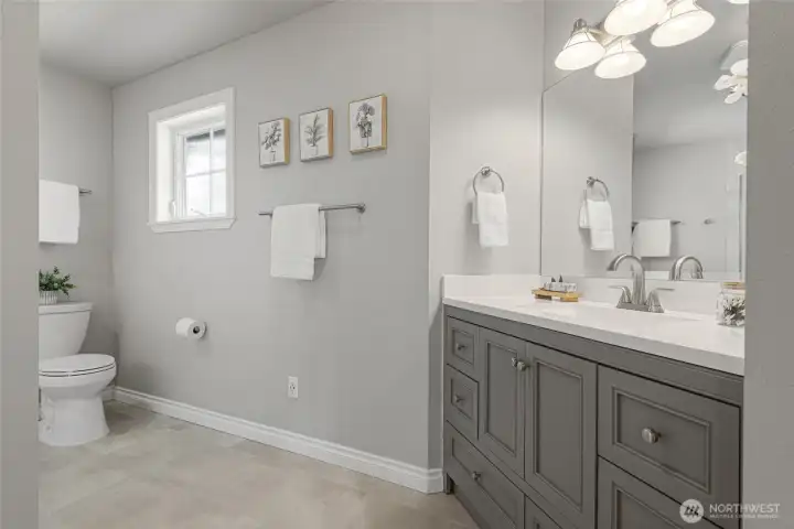 Another view of the main bath