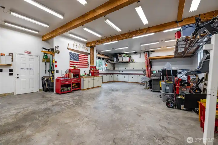 Beautiful 1000sqft shop Beautiful 1000sqft shop