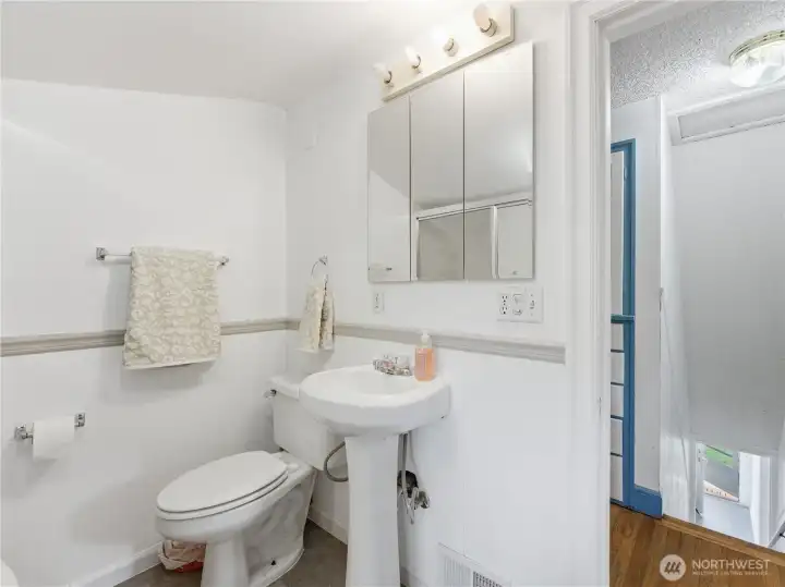 Upper level bathroom
