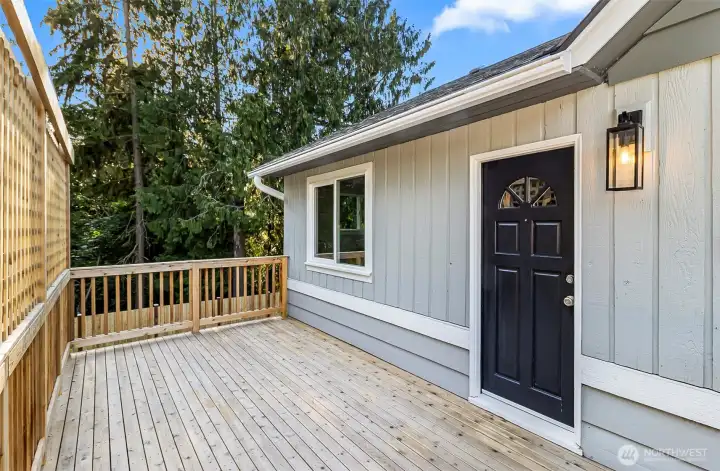 New large deck off the back~ Such a great space for entertaining~