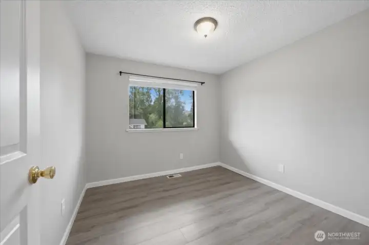 Second top floor bedroom