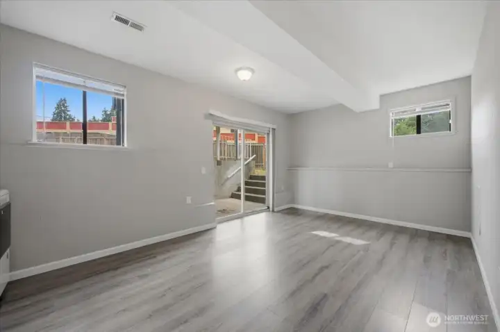 Basement rec room/laundry
