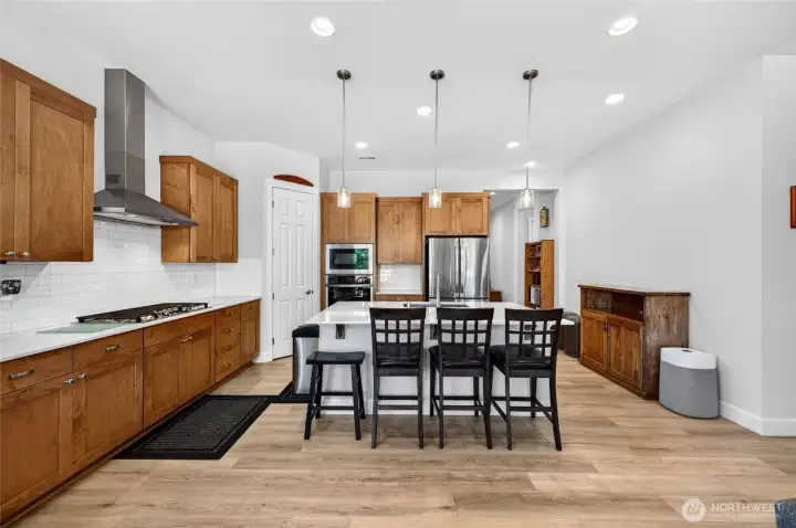 Another angle, and note the 10' ceilings. Another angle, and note the 10' ceilings.
