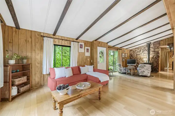 Cute and spacious cabin like feel! Cute and spacious cabin like feel!