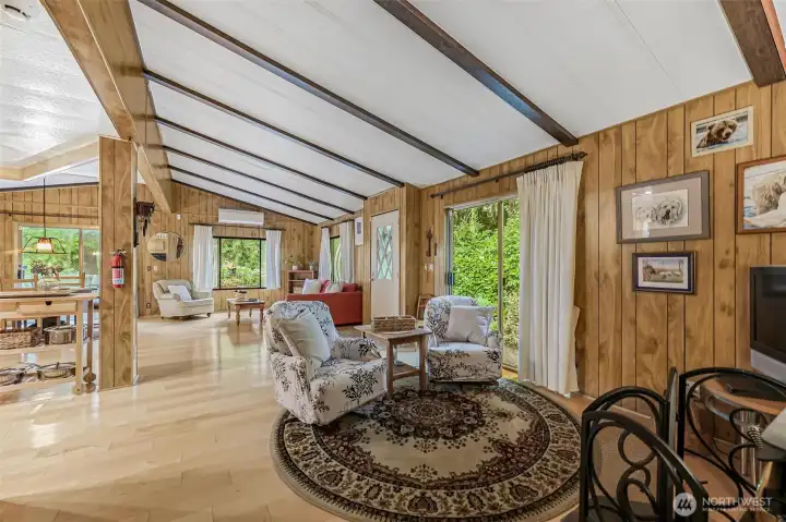 Home offers vaulted ceilings & a spacious open floor plan! Home offers vaulted ceilings & a spacious open floor plan!