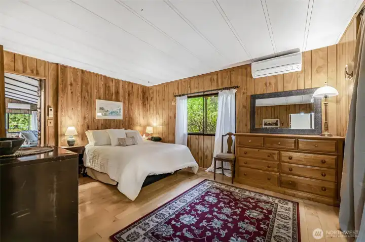 Primary bedroom has its own mini-split for comfortable nights! Primary bedroom has its own mini-split for comfortable nights!