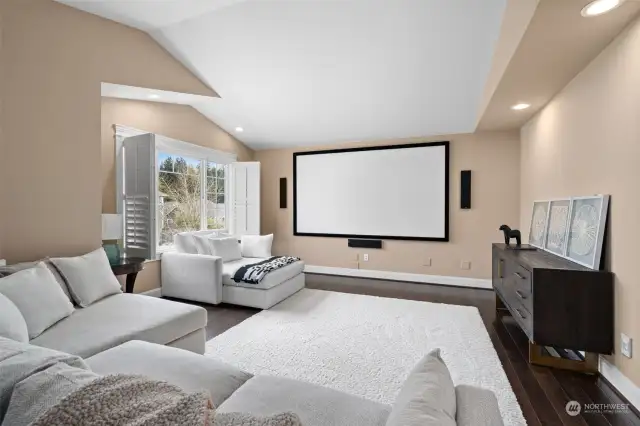 Upstairs bonus room comes with high end Projector and Huge Screen over $15,000 worth of Media equipment!
