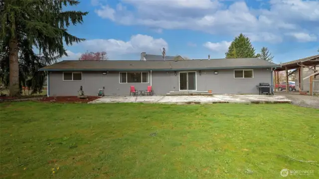 Plenty of space for RV parking, boat, toys, gardening space, and all the outdoor activities!