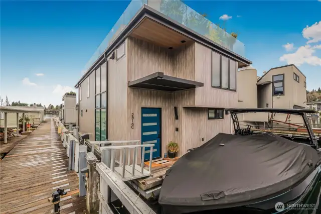 Nothing like stepping out on the front deck to head out for a wine cruise or dinner.  This is the only floating home on the dock that allows you to park on either the front or back side of the house with easy larger decks to get on and off your boat.  The boat is for sale as well, by the way.  It's a Cobalt R8 Surf and fits nicely here...