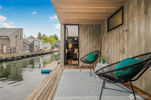 Additional deck between primary and other main level en suite bedroom.